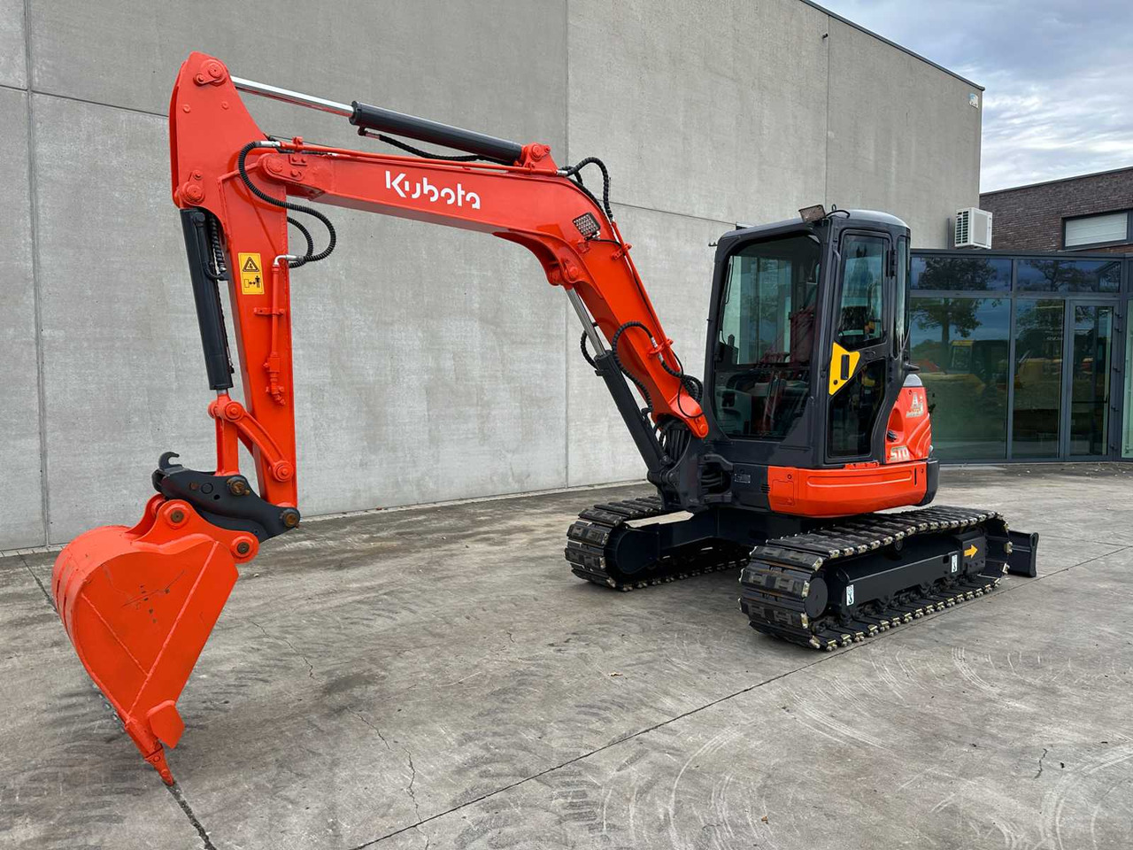 Kubota KX155-3SZ - Lánctalpas kotró: 1 kép. Kubota KX155-3SZ - Lánctalpas kotró: 1 kép.
