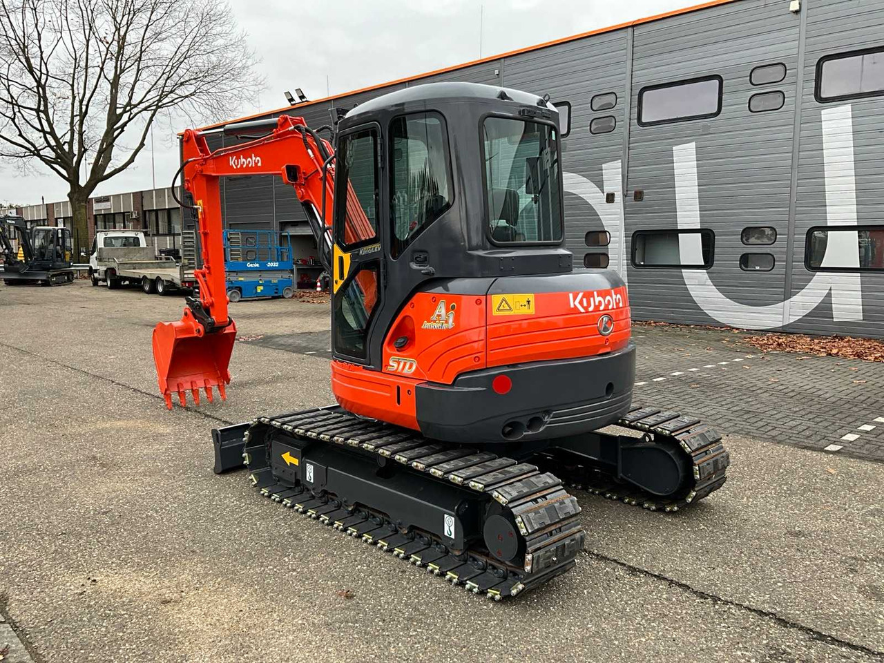 Kubota KX155-3SZ - Lánctalpas kotró: 3 kép. Kubota KX155-3SZ - Lánctalpas kotró: 3 kép.