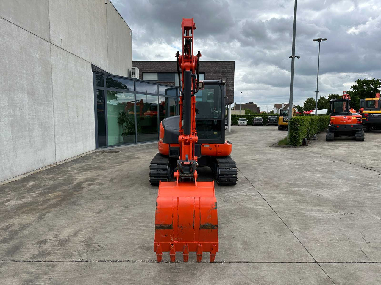 Kubota KX155-5 - Lánctalpas kotró: 2 kép. Kubota KX155-5 - Lánctalpas kotró: 2 kép.