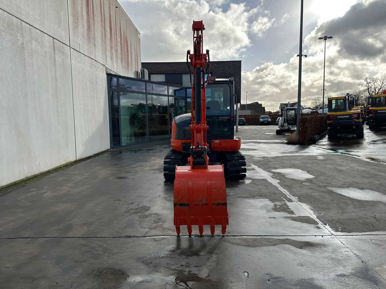 Kubota KX155-5 - Lánctalpas kotró: 2 kép. Kubota KX155-5 - Lánctalpas kotró: 2 kép.