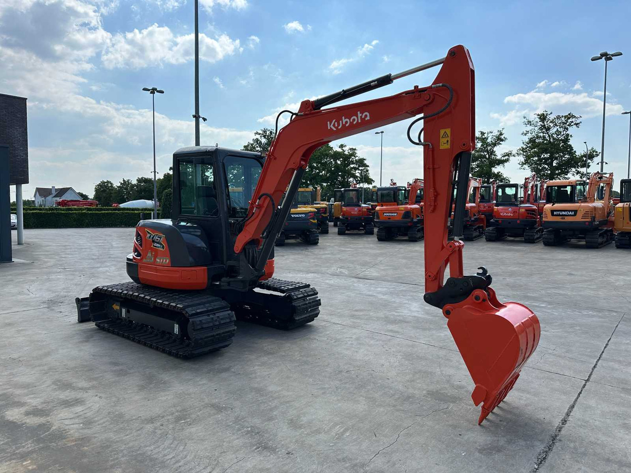 Kubota KX161-3 - Lánctalpas kotró: 3 kép. Kubota KX161-3 - Lánctalpas kotró: 3 kép.