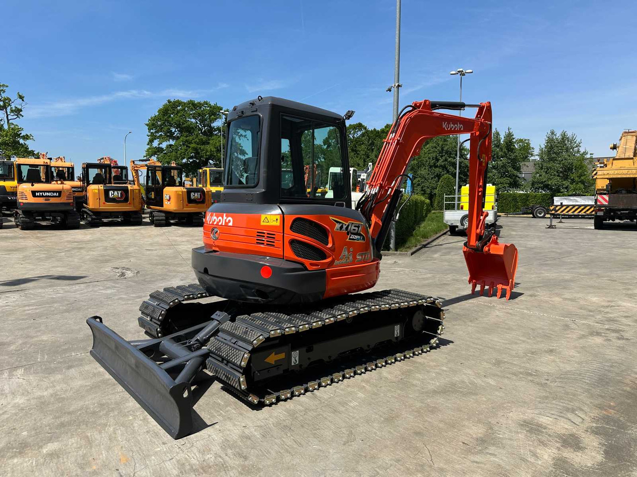 Kubota KX161-3 - Lánctalpas kotró: 4 kép. Kubota KX161-3 - Lánctalpas kotró: 4 kép.