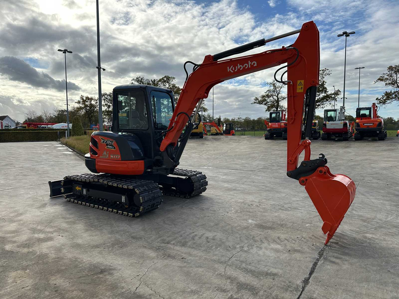 Kubota KX161-3SZ - Lánctalpas kotró: 3 kép. Kubota KX161-3SZ - Lánctalpas kotró: 3 kép.