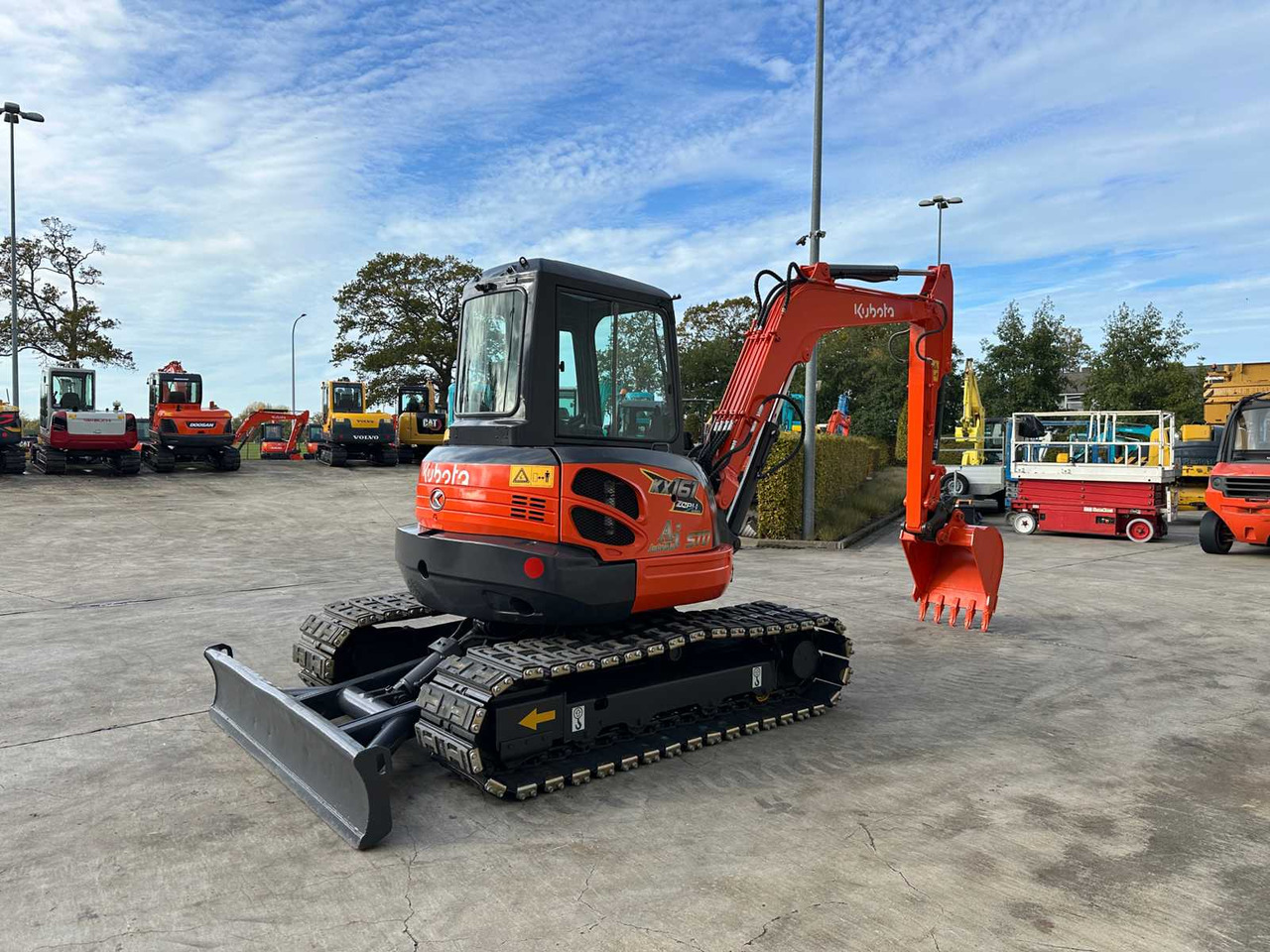 Kubota KX161-3SZ - Lánctalpas kotró: 4 kép. Kubota KX161-3SZ - Lánctalpas kotró: 4 kép.