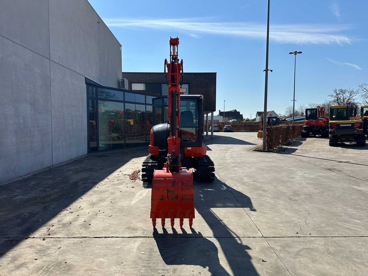 Kubota KX165-5 - Lánctalpas kotró: 2 kép. Kubota KX165-5 - Lánctalpas kotró: 2 kép.
