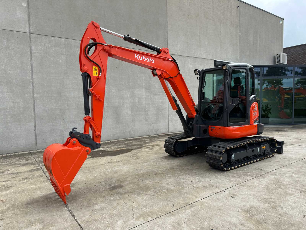 Kubota KX165-5 - Lánctalpas kotró: 1 kép. Kubota KX165-5 - Lánctalpas kotró: 1 kép.