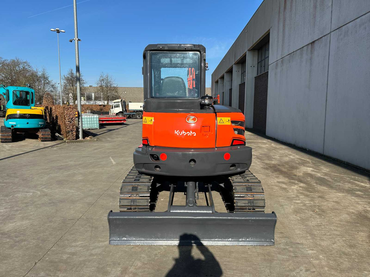 Kubota KX165-5 - Lánctalpas kotró: 5 kép. Kubota KX165-5 - Lánctalpas kotró: 5 kép.