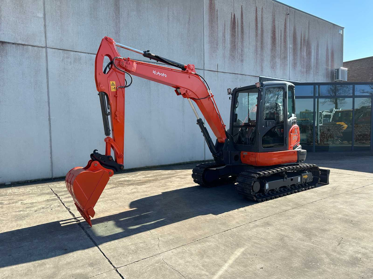 Kubota KX165-5 - Lánctalpas kotró: 1 kép. Kubota KX165-5 - Lánctalpas kotró: 1 kép.