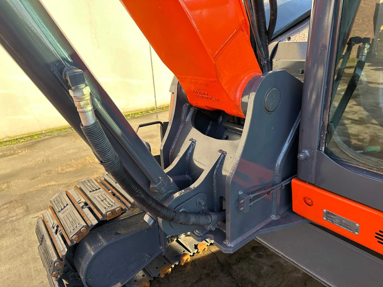 Lánctalpas kotró Kubota KX175-5: 14 kép.
