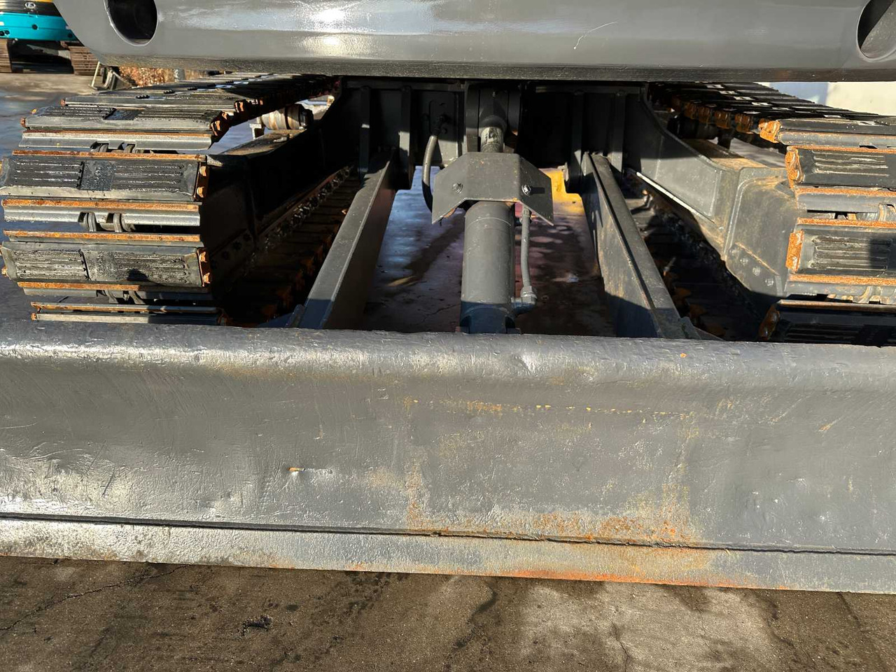 Lánctalpas kotró Kubota KX175-5: 18 kép.