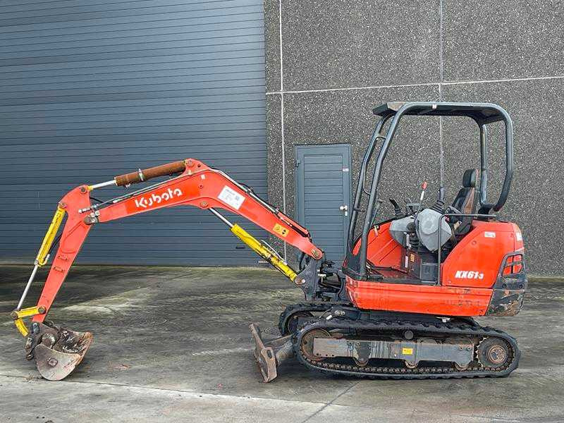 Kubota KX61-3 - Lánctalpas kotró: 1 kép. Kubota KX61-3 - Lánctalpas kotró: 1 kép.