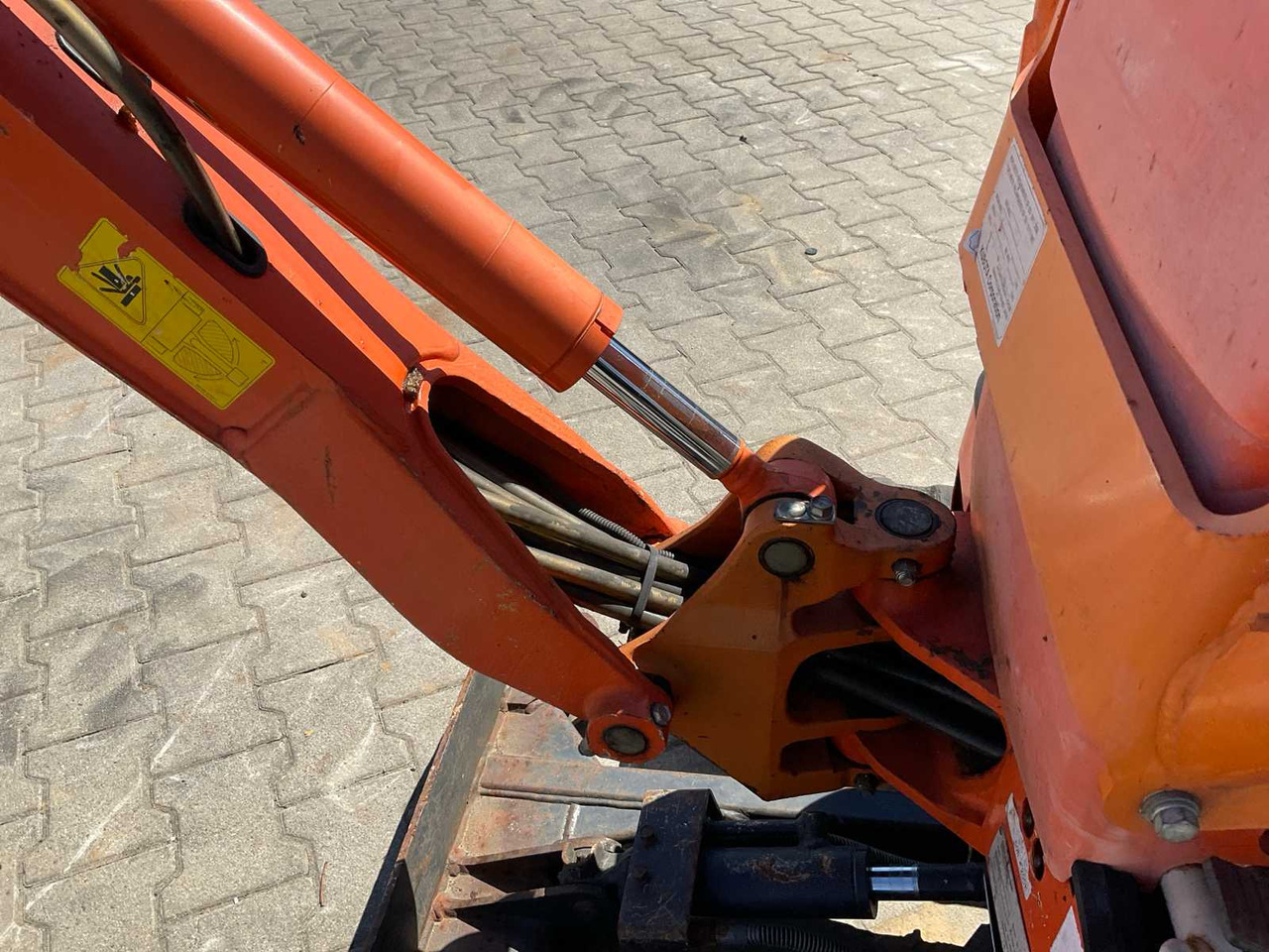 Kubota U10-3 - Minikotró: 5 kép. Kubota U10-3 - Minikotró: 5 kép.