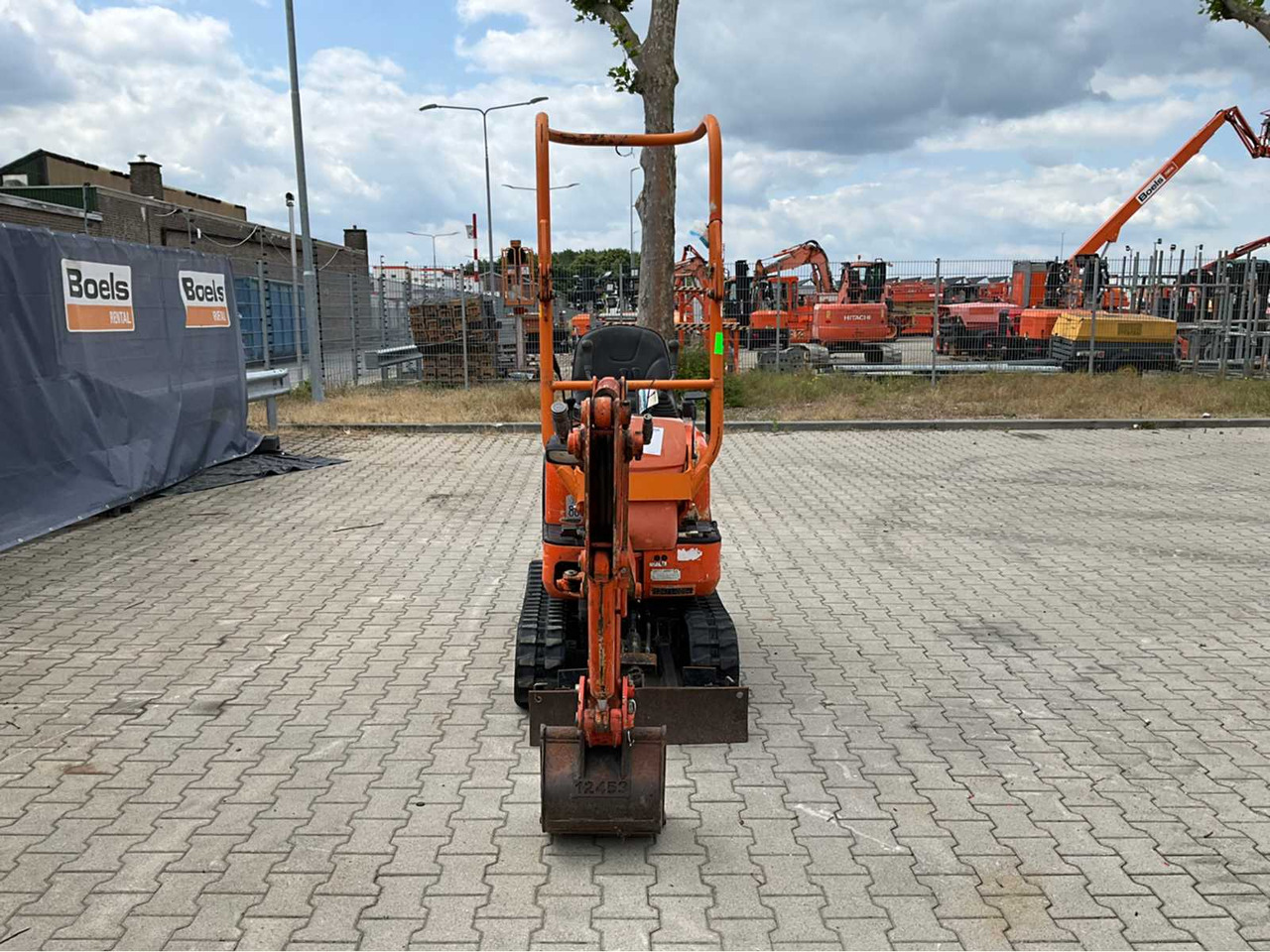 Kubota U10-3 VHG - Minikotró: 3 kép. Kubota U10-3 VHG - Minikotró: 3 kép.