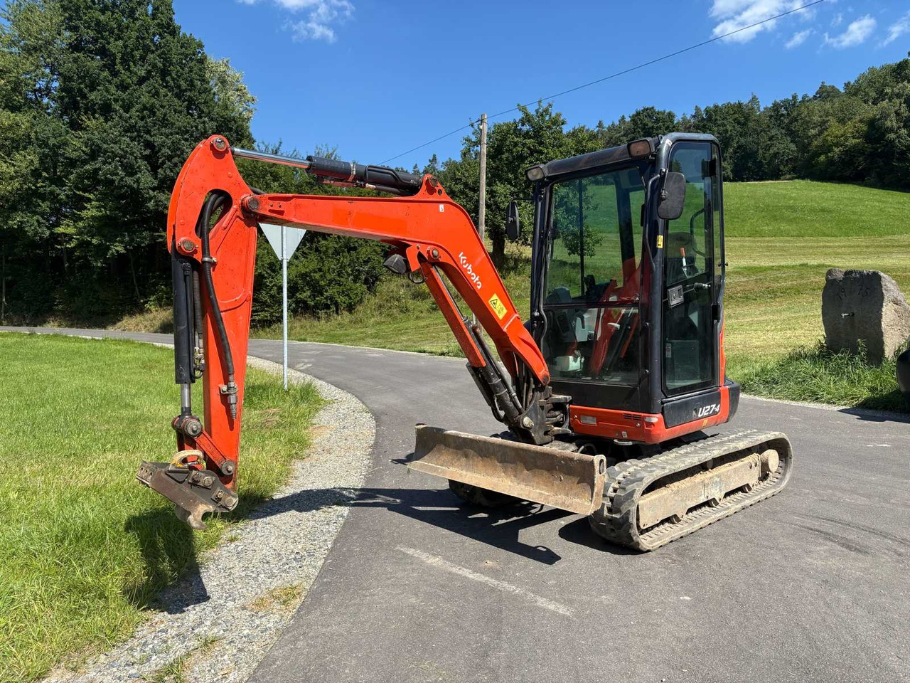 Kubota U27-4 - Minikotró: 1 kép. Kubota U27-4 - Minikotró: 1 kép.