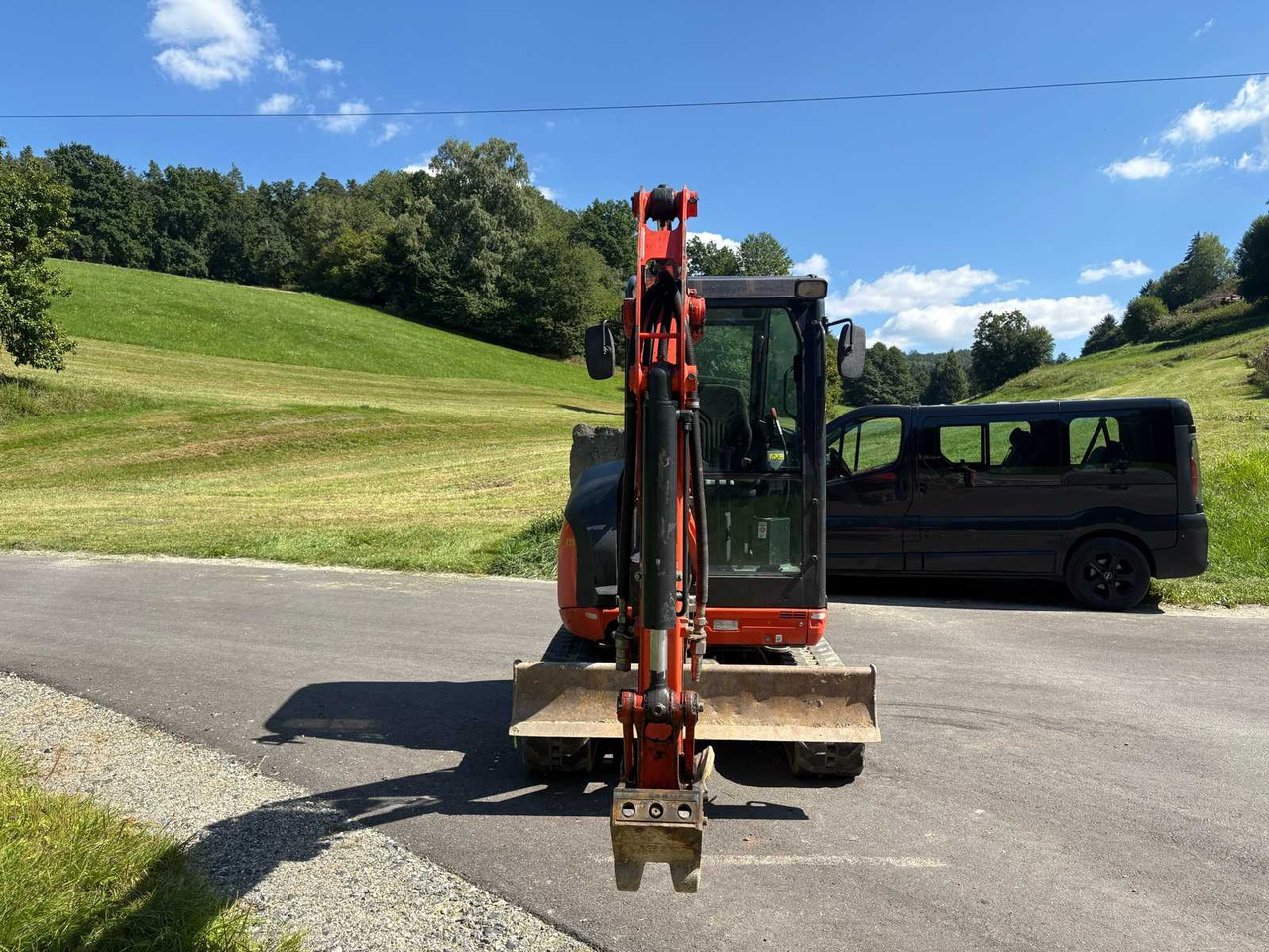 Kubota U27-4 - Minikotró: 3 kép. Kubota U27-4 - Minikotró: 3 kép.