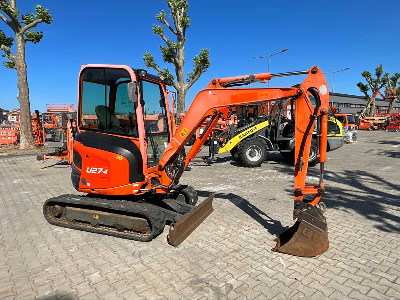 Kubota U27-4GL - Minikotró: 5 kép. Kubota U27-4GL - Minikotró: 5 kép.