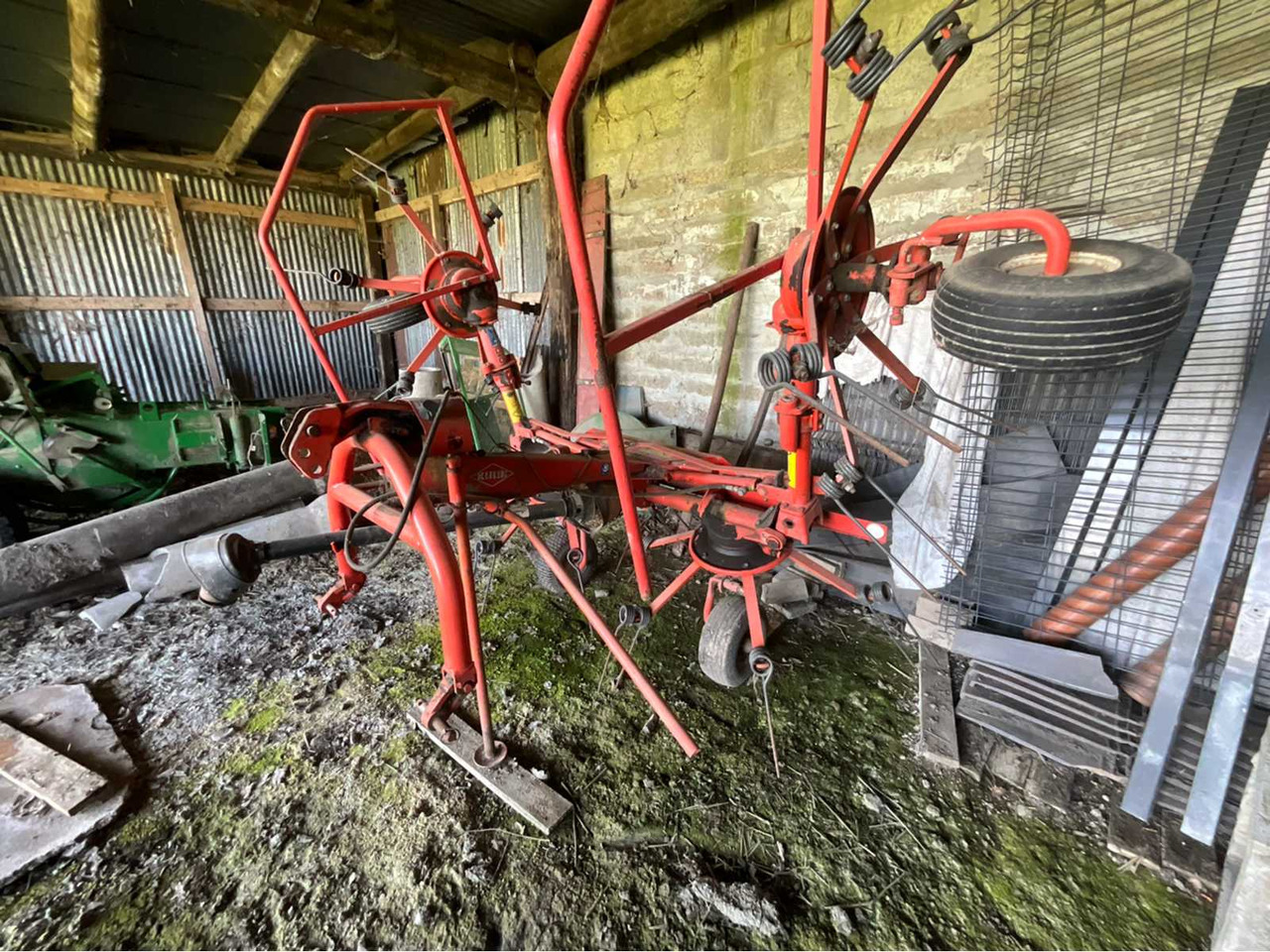 Kuhn GF 5001 MH - Burgonya szárzúzó: 3 kép. Kuhn GF 5001 MH - Burgonya szárzúzó: 3 kép.