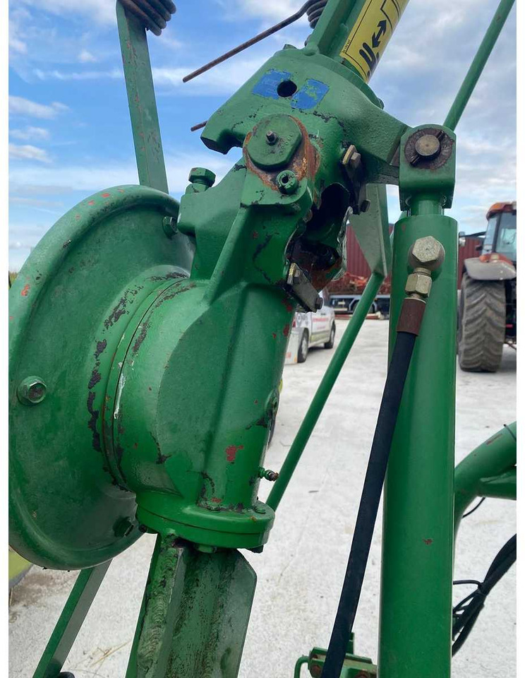 Kuhn GF5801MH - Szálastakarmány betakarítás gépei: 5 kép. Kuhn GF5801MH - Szálastakarmány betakarítás gépei: 5 kép.