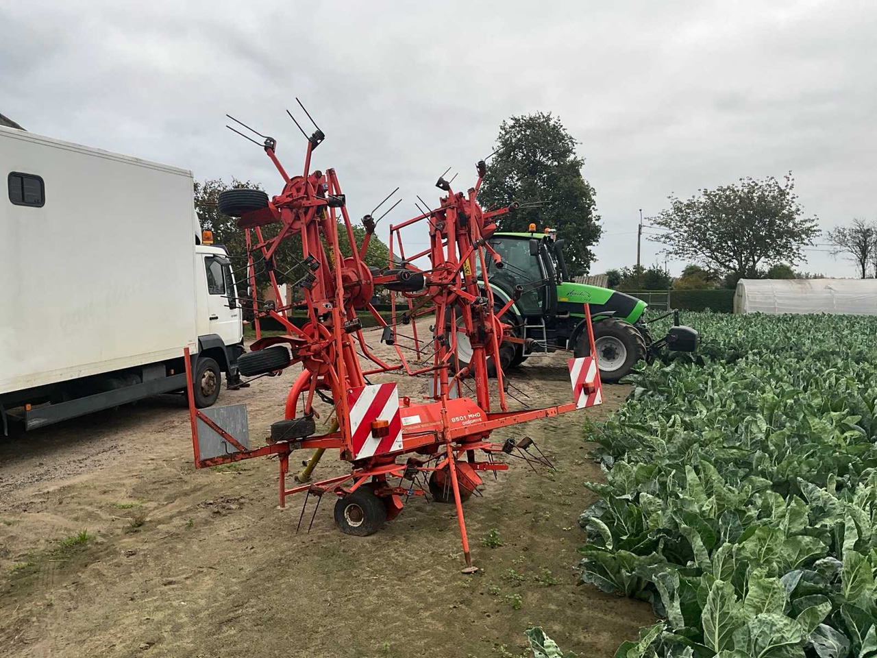 Kuhn GF8501MHO - Szálastakarmány betakarítás gépei: 3 kép. Kuhn GF8501MHO - Szálastakarmány betakarítás gépei: 3 kép.