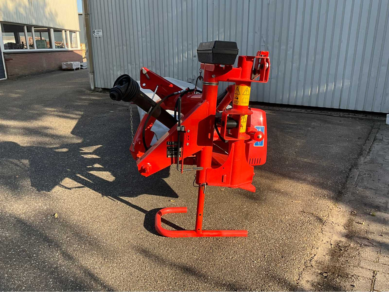 Kuhn GMD355-FF - Szárzúzó/ Mulcsozó: 4 kép. Kuhn GMD355-FF - Szárzúzó/ Mulcsozó: 4 kép.