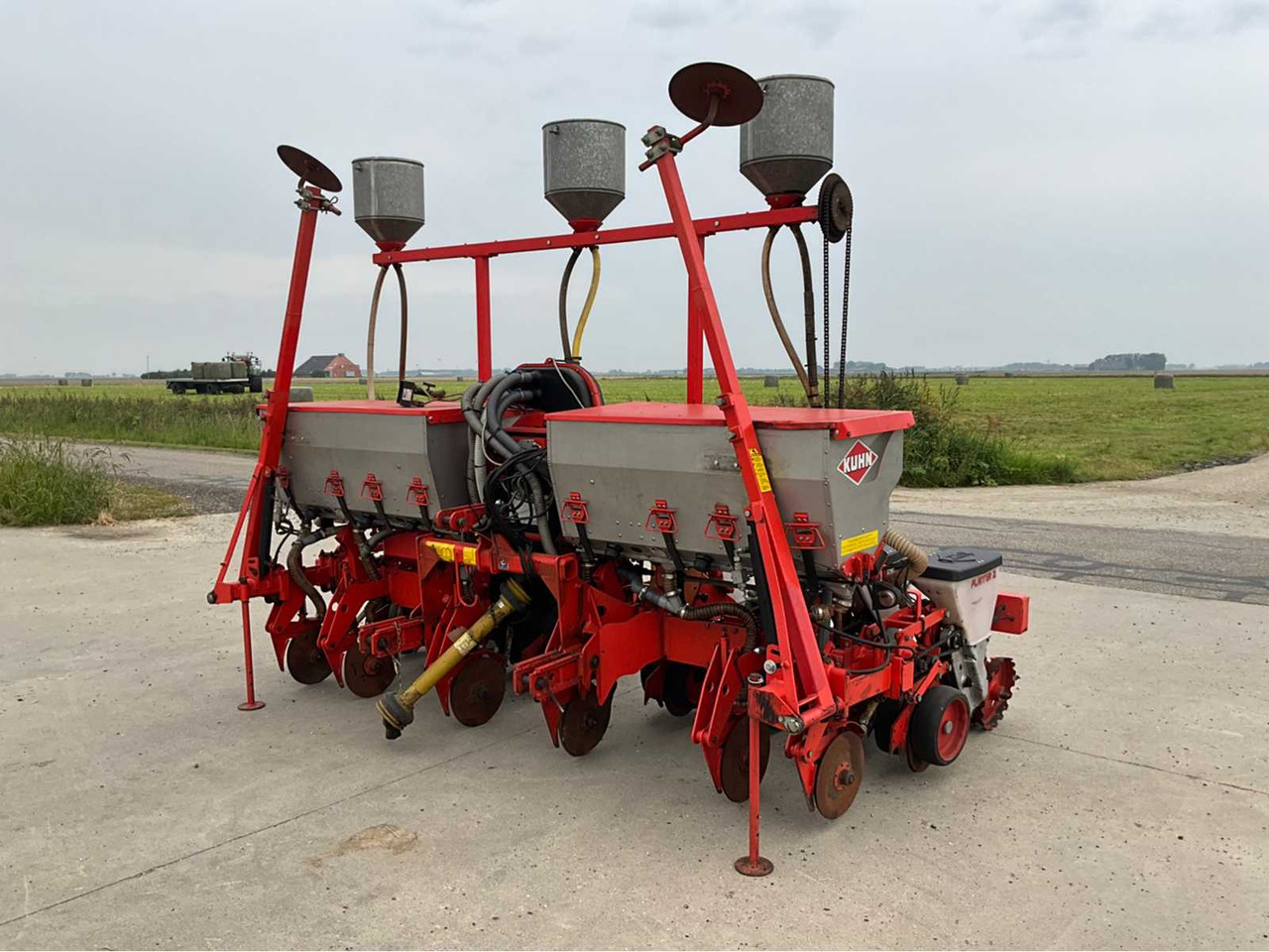 Kuhn Planter 2 - Vetőgép: 1 kép. Kuhn Planter 2 - Vetőgép: 1 kép.