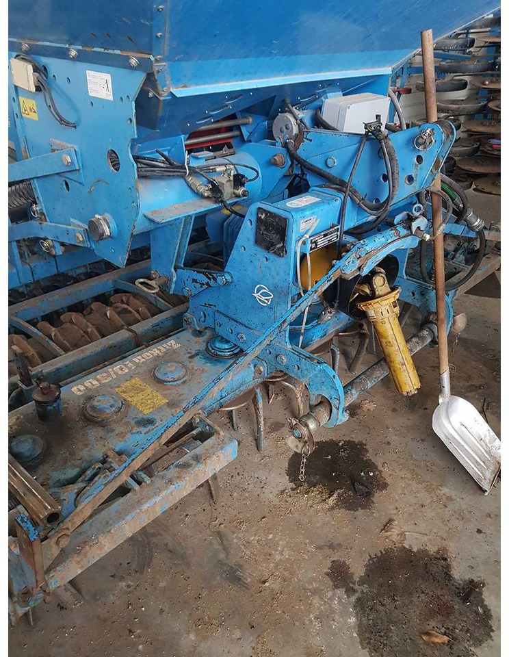 LEMKEN SOLITAIR + ZIRKON  - Vetőgép: 4 kép. LEMKEN SOLITAIR + ZIRKON  - Vetőgép: 4 kép.