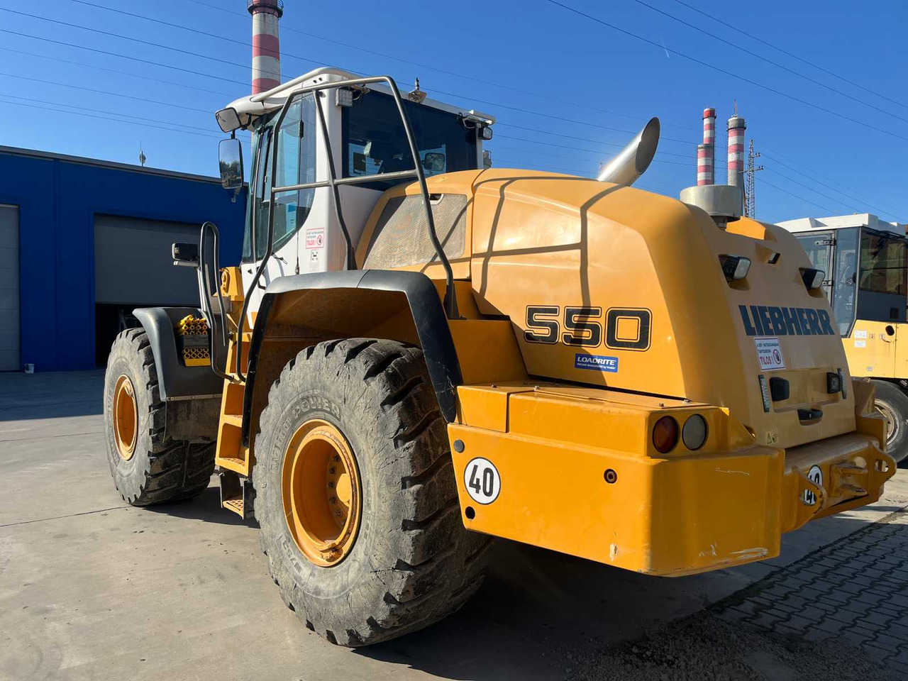 LIEBHERR - L550 - WHEEL LOADER - 2015 - Gumikerekes homlokrakodó: 4 kép. LIEBHERR - L550 - WHEEL LOADER - 2015 - Gumikerekes homlokrakodó: 4 kép.
