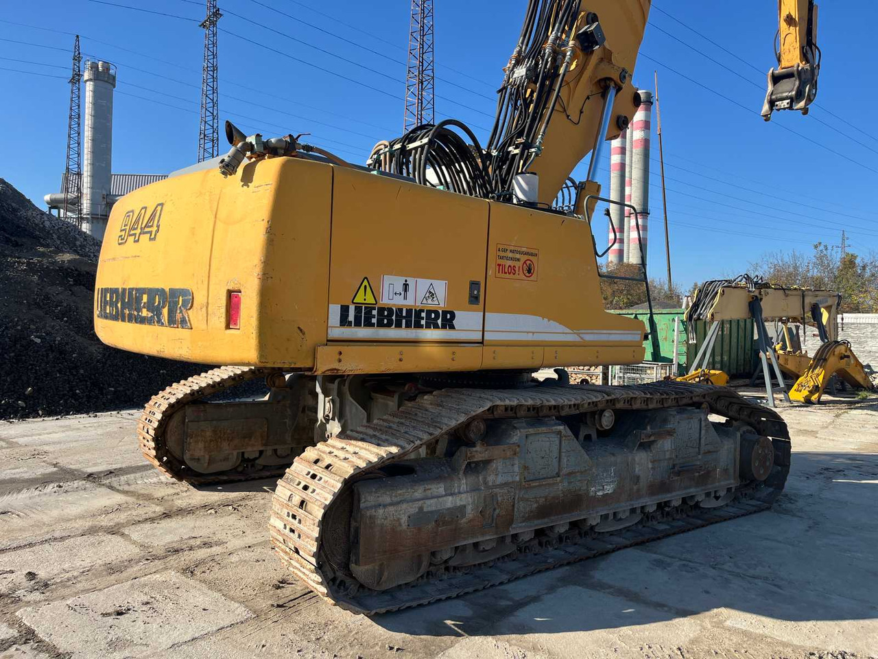 LIEBHERR - R944 BVHHD - TRACKED EXCAVATOR - Kotrógép: 3 kép. LIEBHERR - R944 BVHHD - TRACKED EXCAVATOR - Kotrógép: 3 kép.