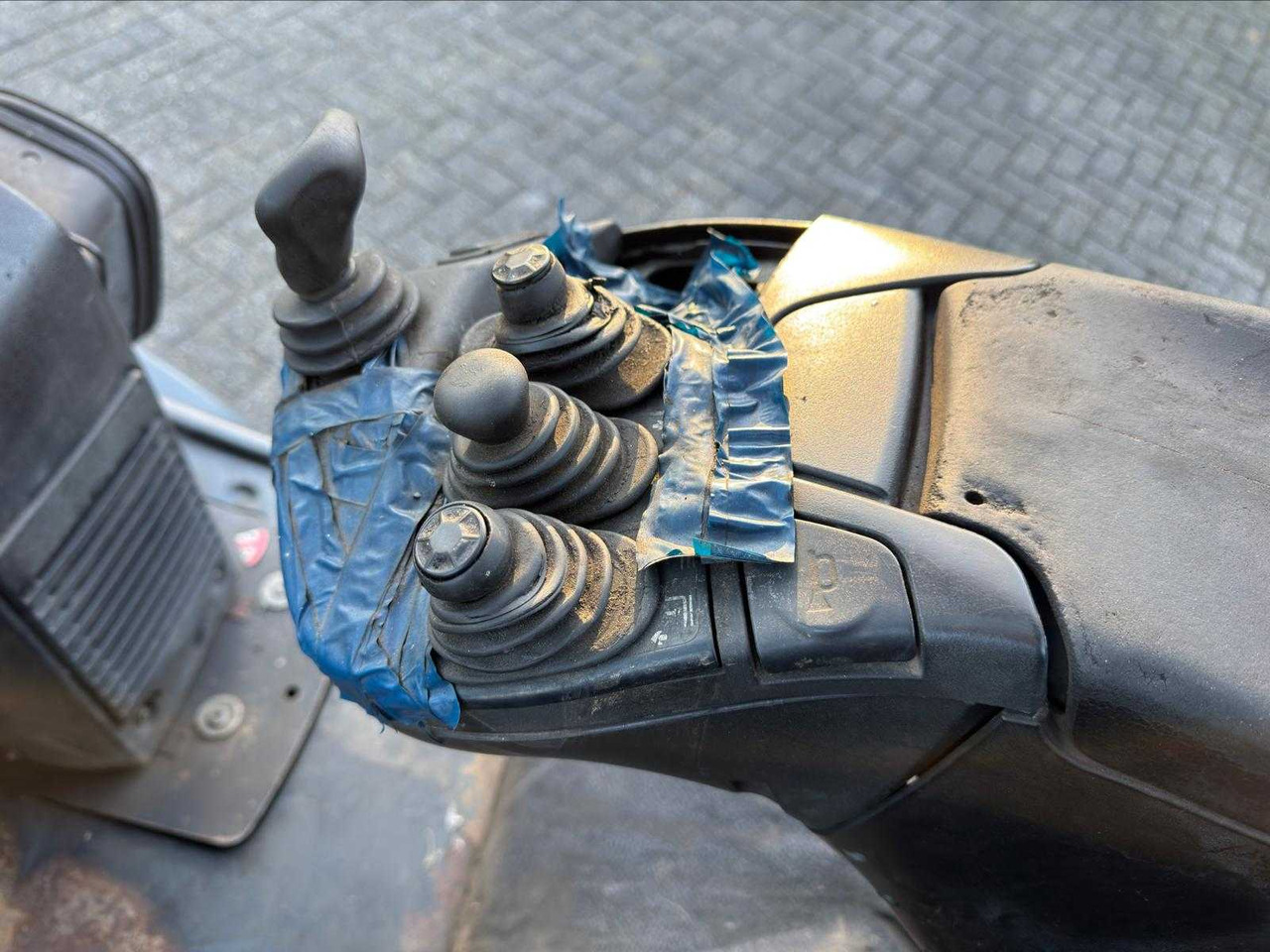 LINDE - 2013 - H50D - FORKLIFT TRUCK - Villás targonca: 5 kép. LINDE - 2013 - H50D - FORKLIFT TRUCK - Villás targonca: 5 kép.