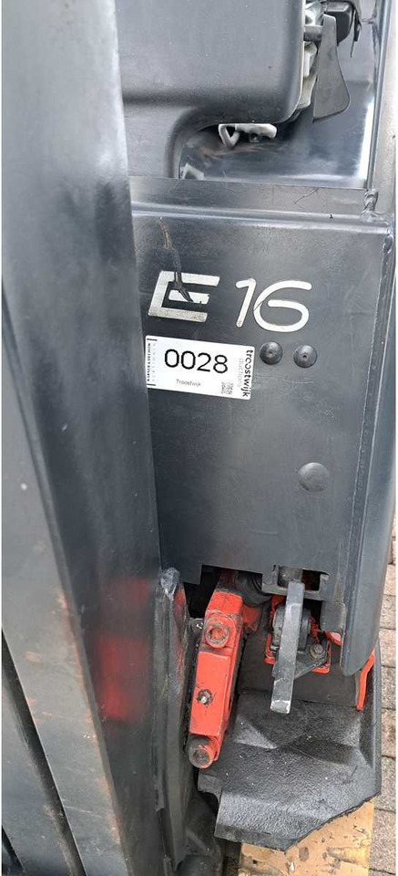 LINDE - E16P-02 - 2005 - FORKLIFT TRUCKS - Villás targonca: 3 kép. LINDE - E16P-02 - 2005 - FORKLIFT TRUCKS - Villás targonca: 3 kép.
