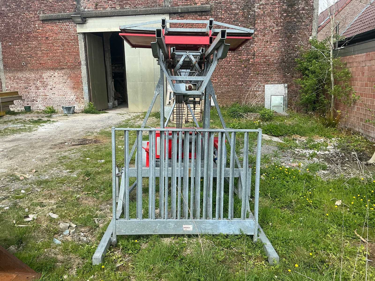 LMB 313 TL - Emelő: 5 kép. LMB 313 TL - Emelő: 5 kép.