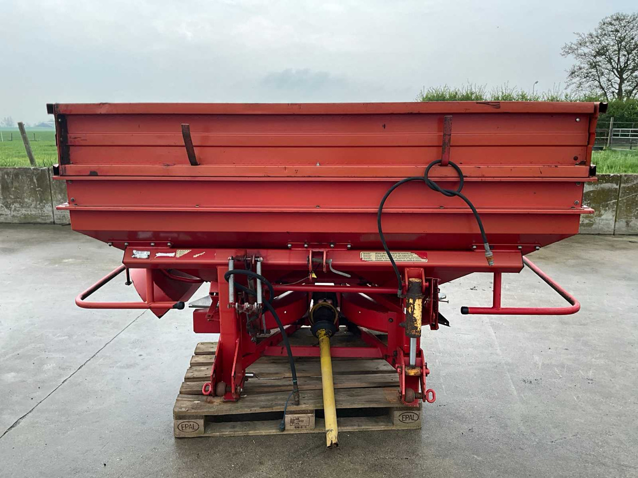 Lely Centerliner SL - Műtrágyaszóró: 2 kép. Lely Centerliner SL - Műtrágyaszóró: 2 kép.