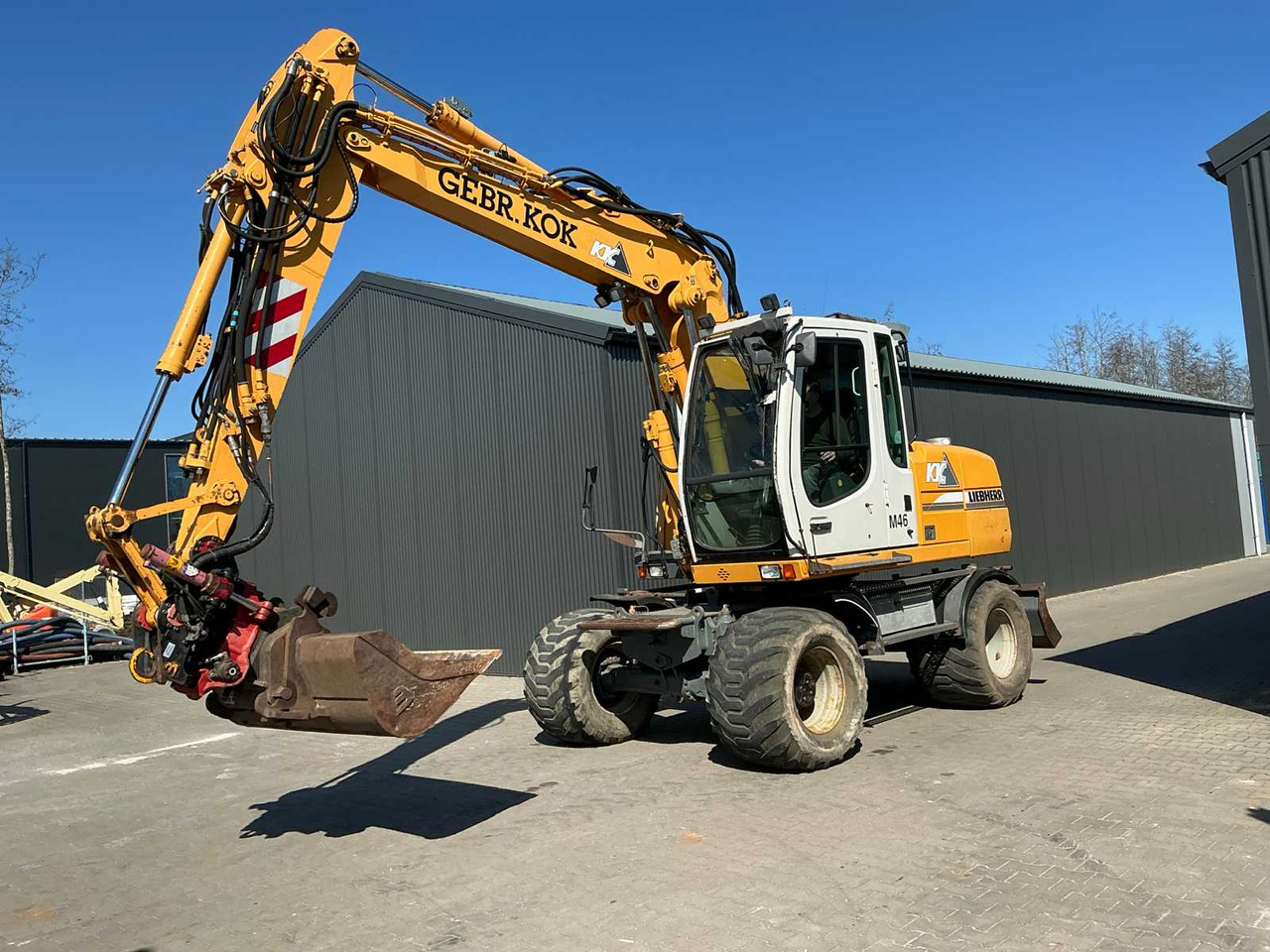 Liebherr A314 - Gumikerekes kotró: 5 kép. Liebherr A314 - Gumikerekes kotró: 5 kép.
