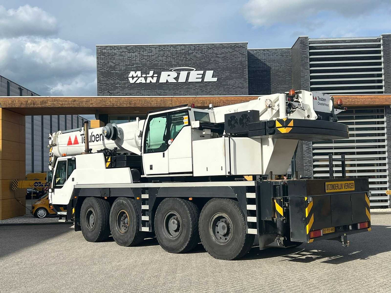 Liebherr LTM1060/2 - Daru: 2 kép. Liebherr LTM1060/2 - Daru: 2 kép.