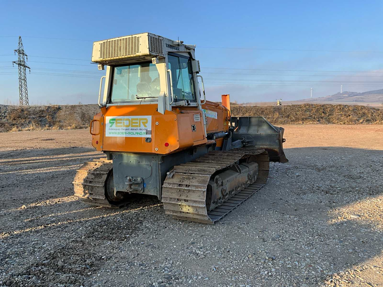 Liebherr PR 714 LGP - Buldózer: 4 kép. Liebherr PR 714 LGP - Buldózer: 4 kép.