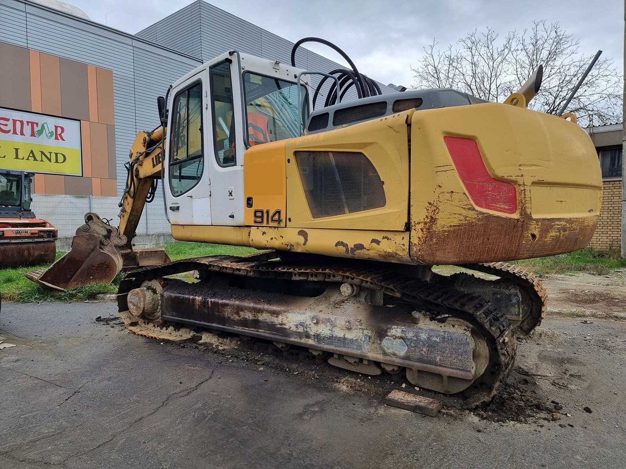 Liebherr R914C - Lánctalpas kotró: 3 kép. Liebherr R914C - Lánctalpas kotró: 3 kép.