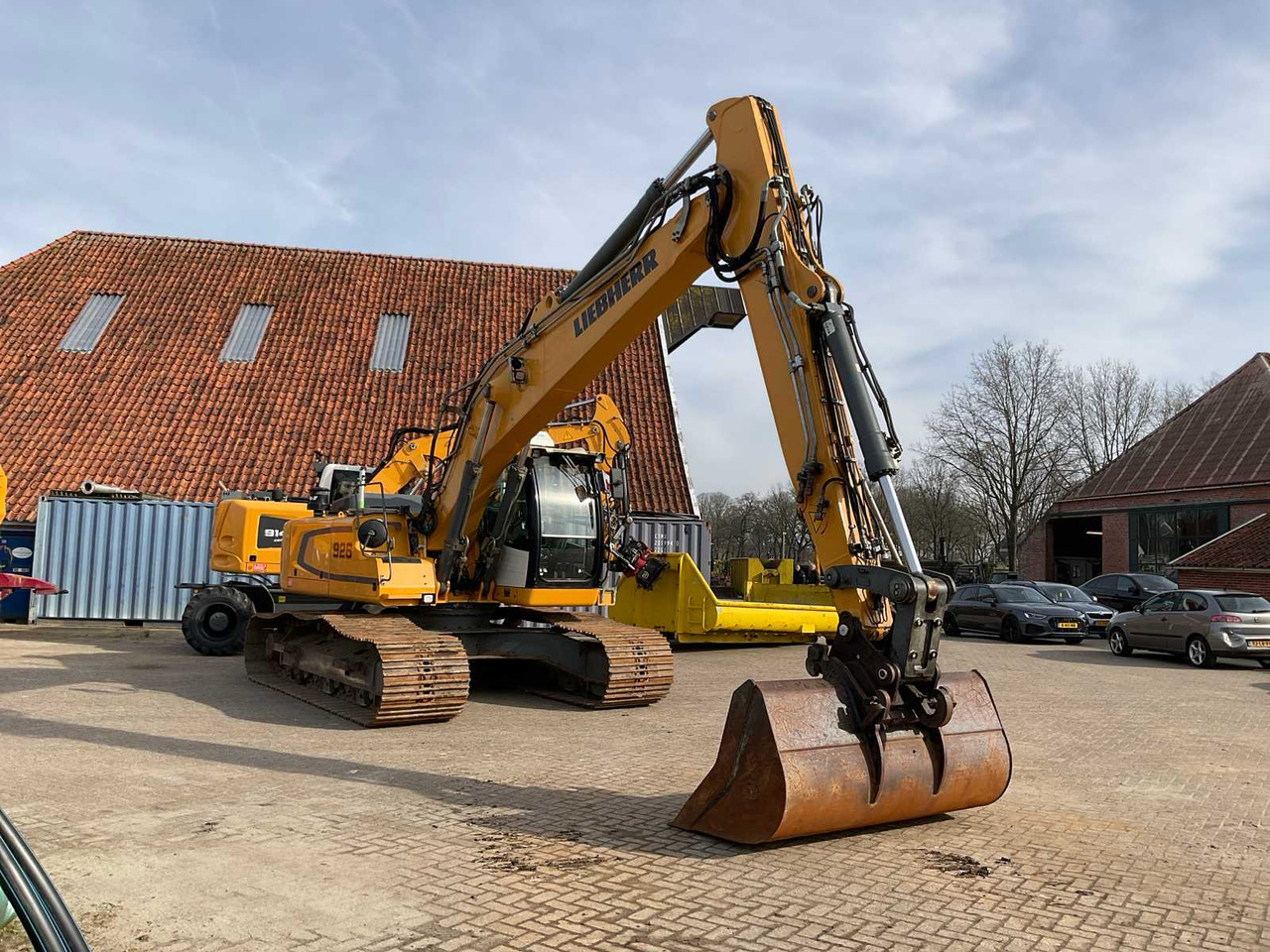 Liebherr R926 WLC - Lánctalpas kotró: 3 kép. Liebherr R926 WLC - Lánctalpas kotró: 3 kép.