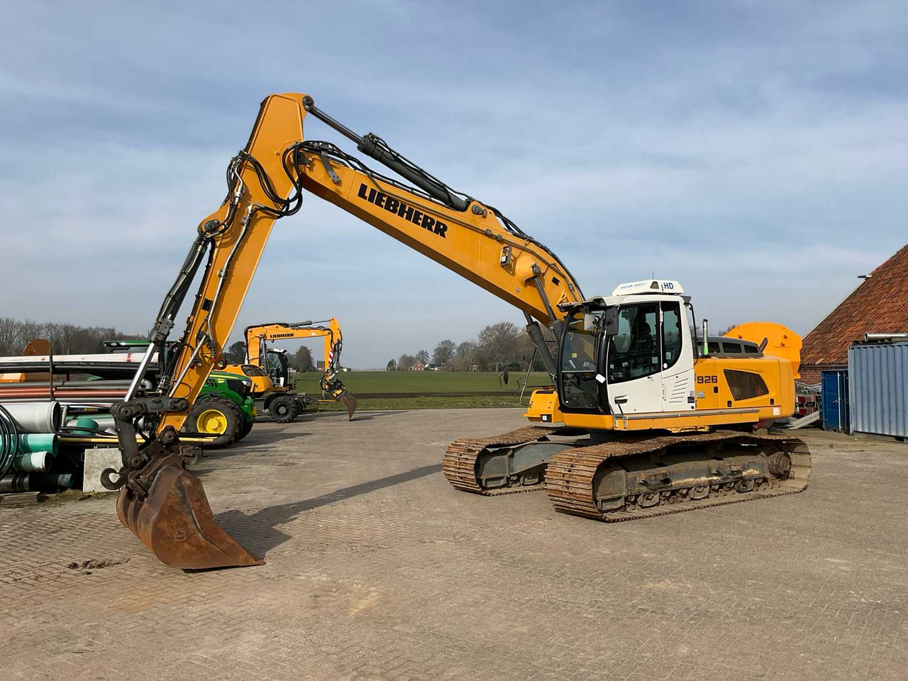 Liebherr R926 WLC - Lánctalpas kotró: 1 kép. Liebherr R926 WLC - Lánctalpas kotró: 1 kép.
