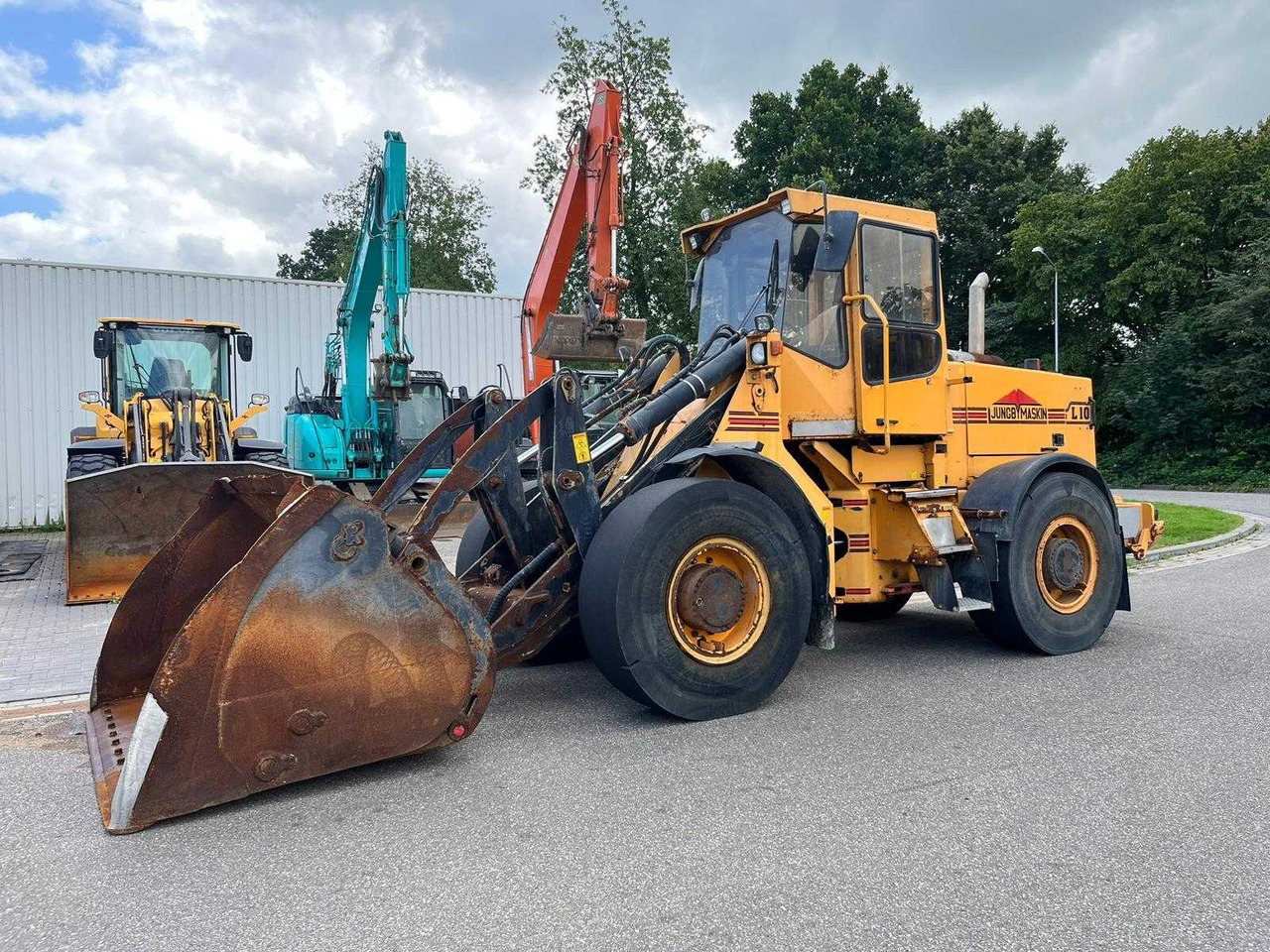 Ljungby Maskin L10 - Gumikerekes homlokrakodó: 1 kép. Ljungby Maskin L10 - Gumikerekes homlokrakodó: 1 kép.