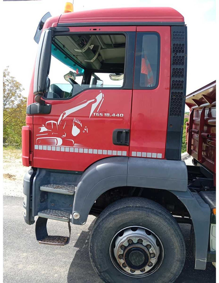 MAN TGS 18.440 - Dömper: 5 kép. MAN TGS 18.440 - Dömper: 5 kép.