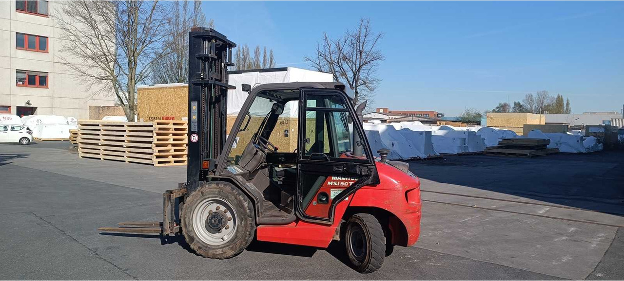 MANITOU - MSI 30 4ST3A - FORKLIFT TRUCKS - 2015 - Villás targonca: 2 kép. MANITOU - MSI 30 4ST3A - FORKLIFT TRUCKS - 2015 - Villás targonca: 2 kép.
