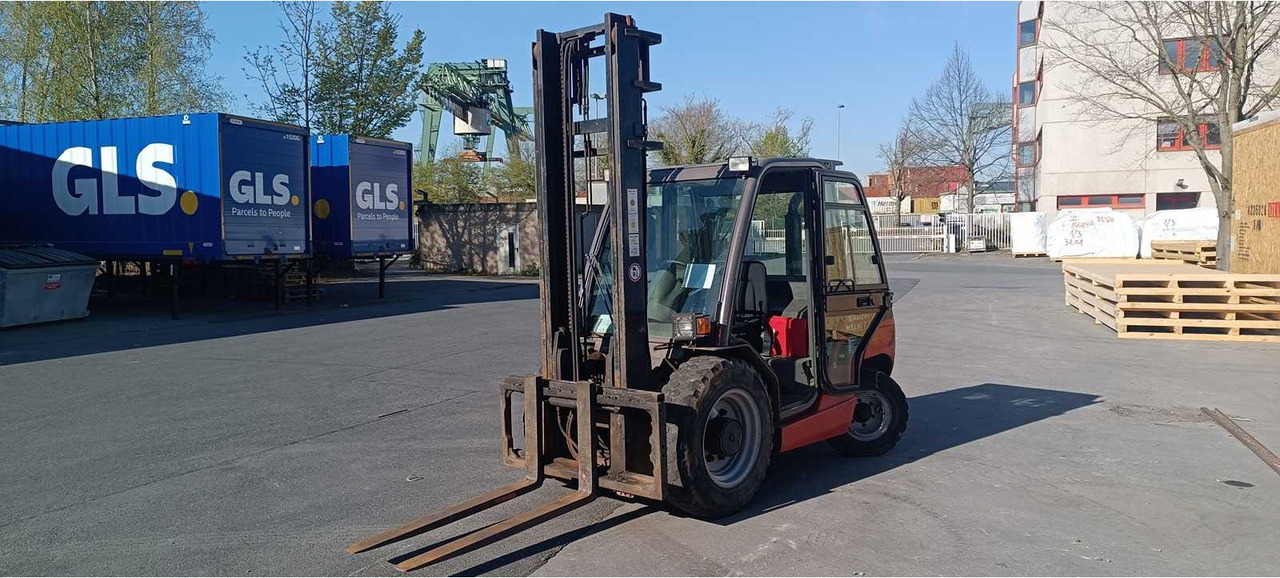 MANITOU - MSI 30 4ST3A - FORKLIFT TRUCKS - 2015 - Villás targonca: 4 kép. MANITOU - MSI 30 4ST3A - FORKLIFT TRUCKS - 2015 - Villás targonca: 4 kép.