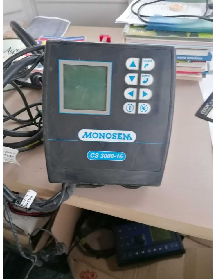 MONOSEM - Vetőgép: 4 kép. MONOSEM - Vetőgép: 4 kép.