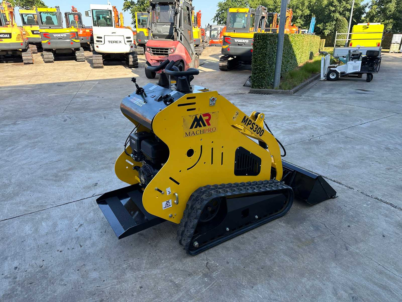 Machpro MP-S300 - Mini homlokrakodó: 4 kép. Machpro MP-S300 - Mini homlokrakodó: 4 kép.