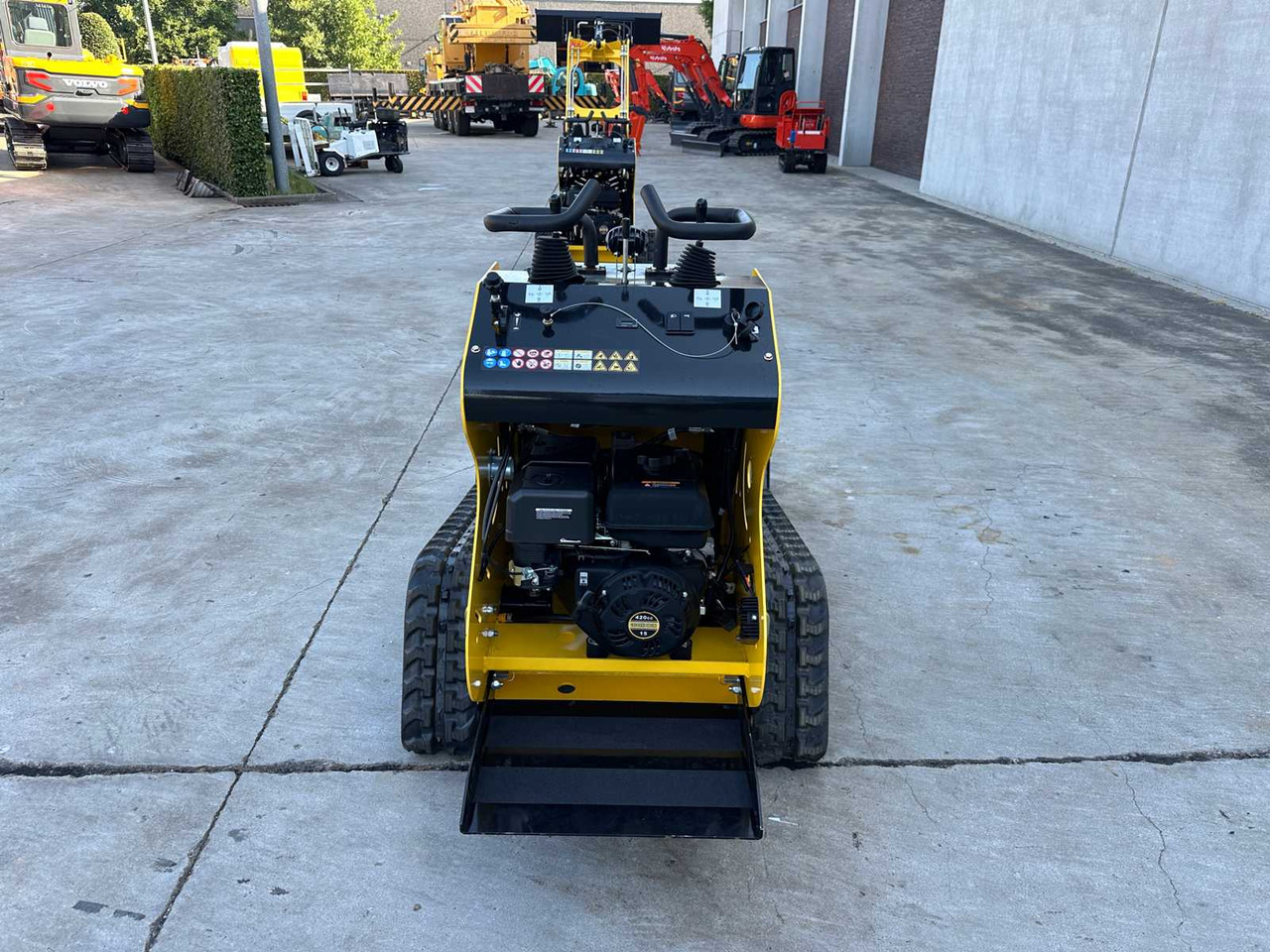 Machpro MP-S300 - Mini homlokrakodó: 5 kép. Machpro MP-S300 - Mini homlokrakodó: 5 kép.