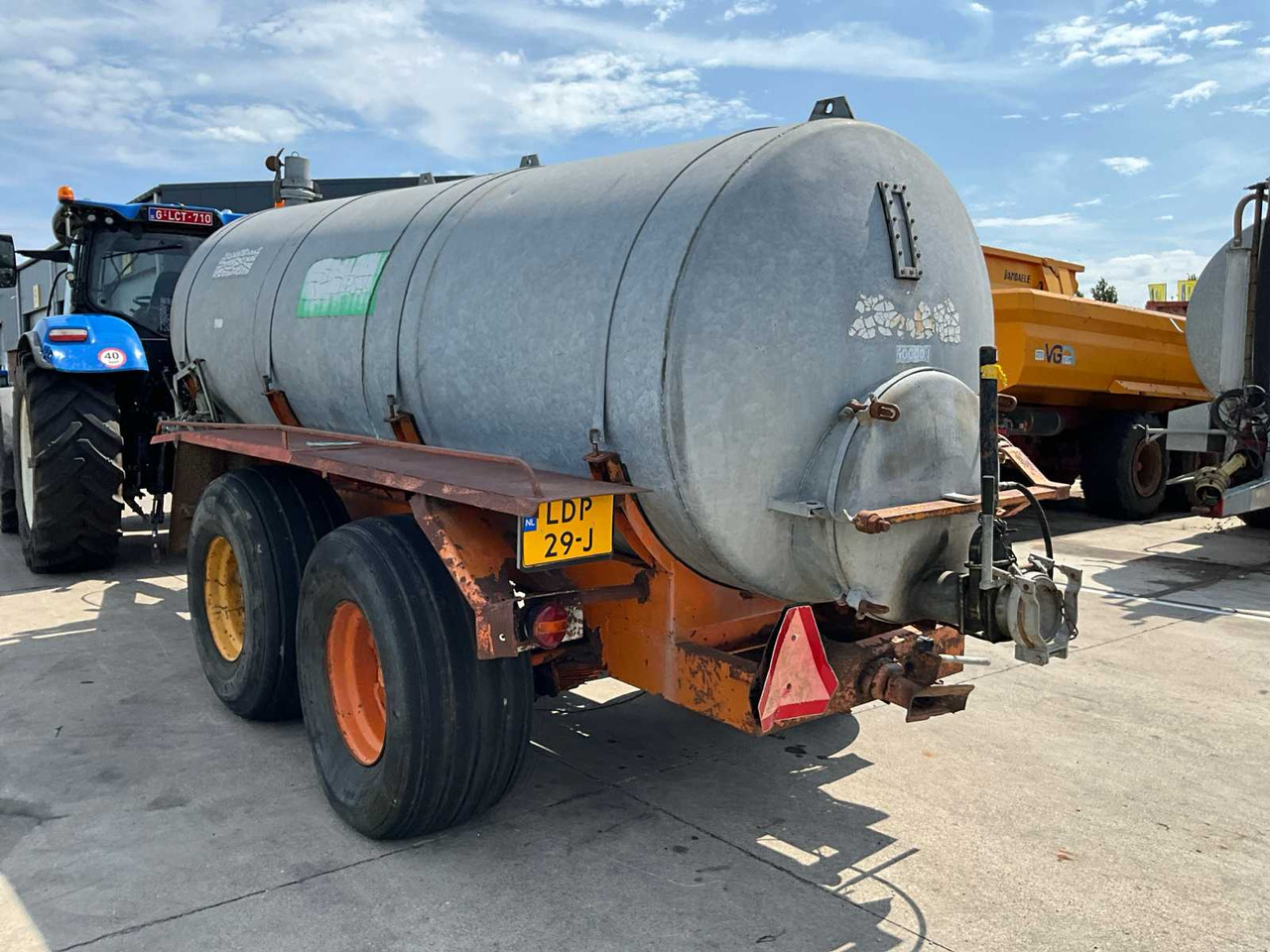 Manure tank - Szippantó tartálykocsi: 5 kép. Manure tank - Szippantó tartálykocsi: 5 kép.