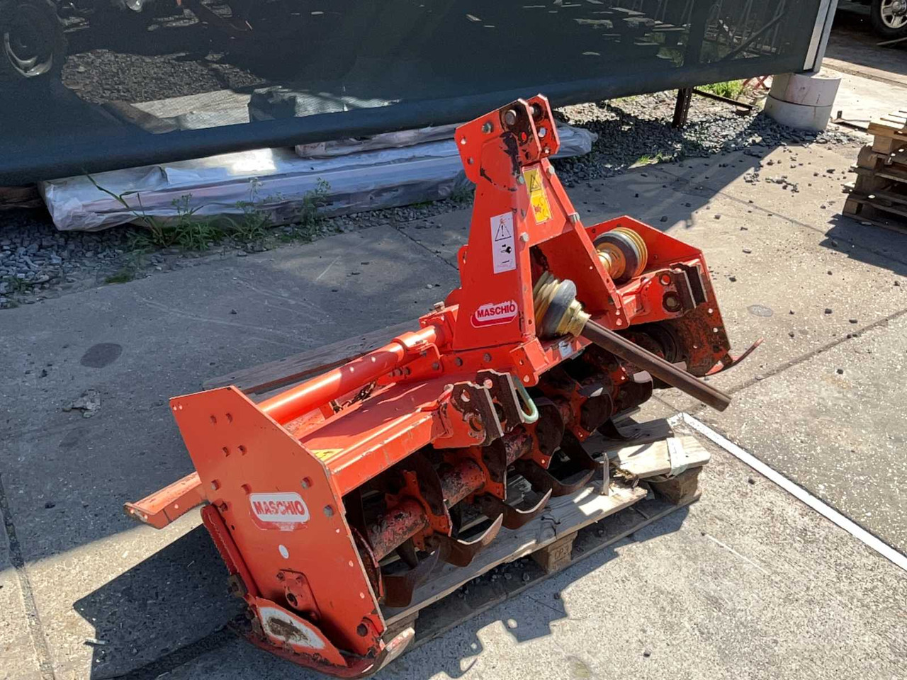 Maschio A140 - Talajmaró: 3 kép. Maschio A140 - Talajmaró: 3 kép.