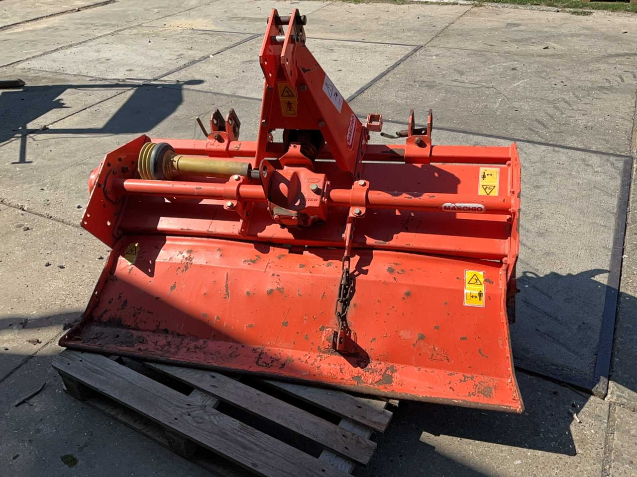 Maschio A140 - Talajmaró: 5 kép. Maschio A140 - Talajmaró: 5 kép.
