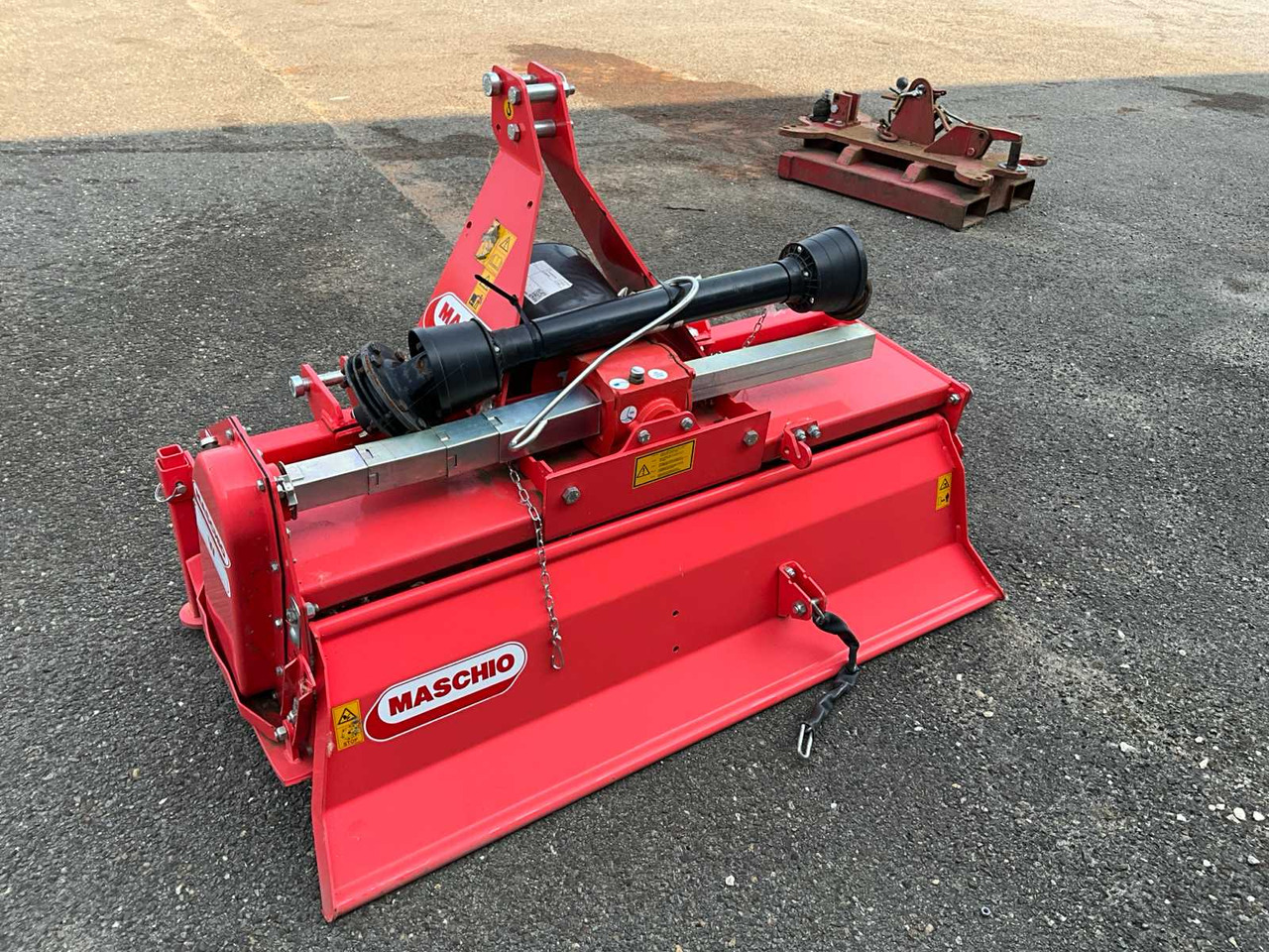 Maschio W125 - Talajmaró: 4 kép. Maschio W125 - Talajmaró: 4 kép.