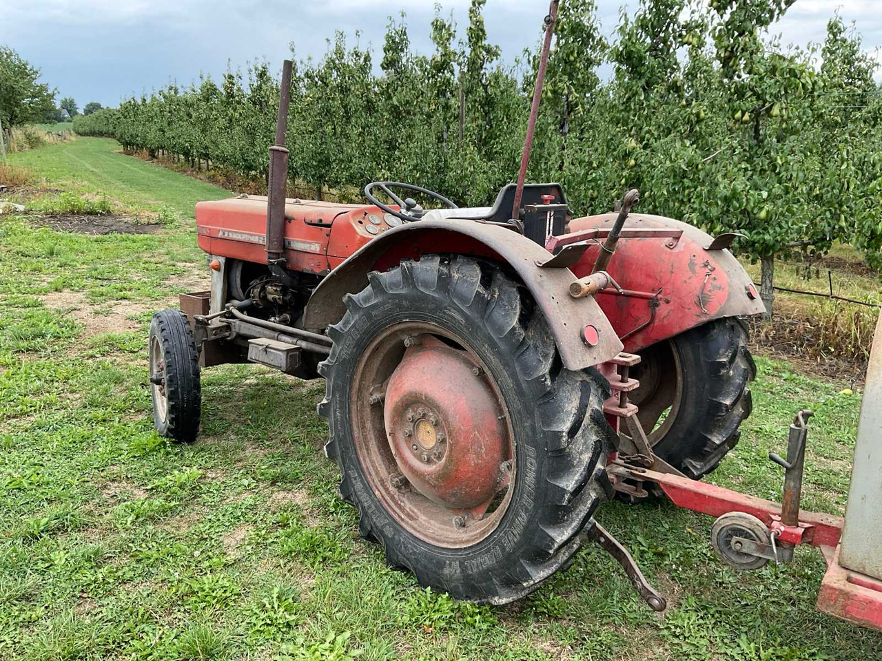 Massey Ferguson 135 - Traktor: 3 kép. Massey Ferguson 135 - Traktor: 3 kép.